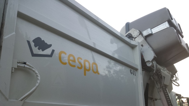 Vuelven al paseo mar�timo los contenedores que se hab�an desplazado al vial durante el verano